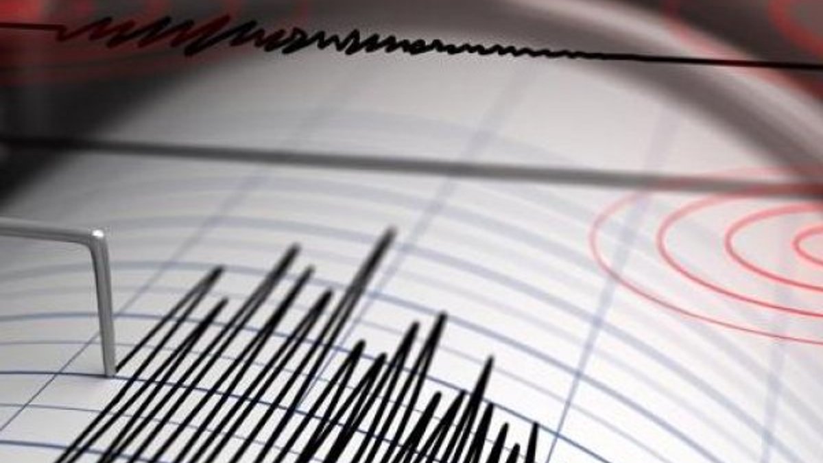 Manisa'da 5.5 büyüklüğünde deprem meydana geldi