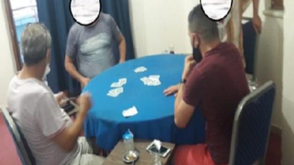 Denizli'de kumar oynayanlara sosyal mesafe cezası kesildi