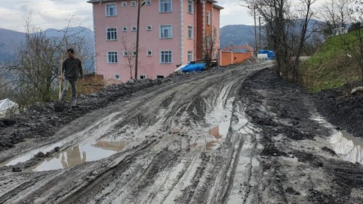 Kastamonu'da yarım asırdır yolu yapılmayan köy