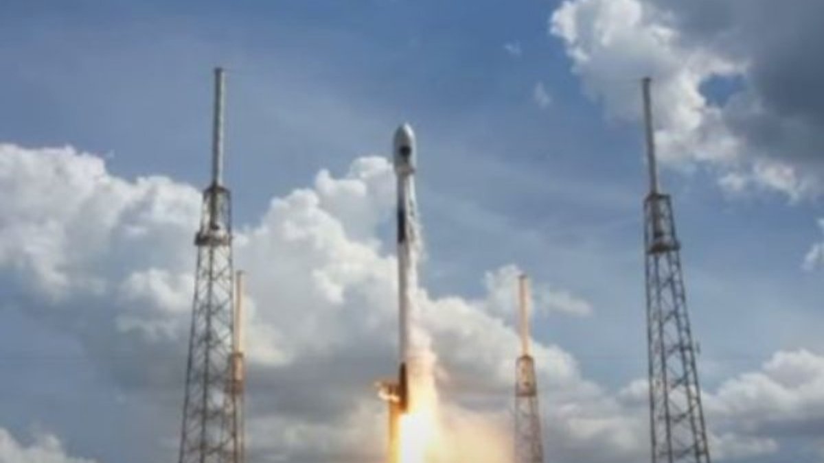 SpaceX, ABD ordusunun GPS uydusunu başarıyla fırlattı