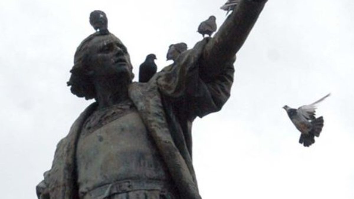 Columbus şehrindeki Kolomb heykeli kaldırıldı