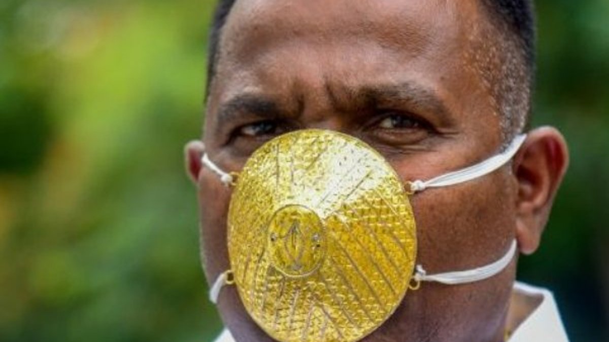 Hindistan'da koronavirüse karşı altın maske