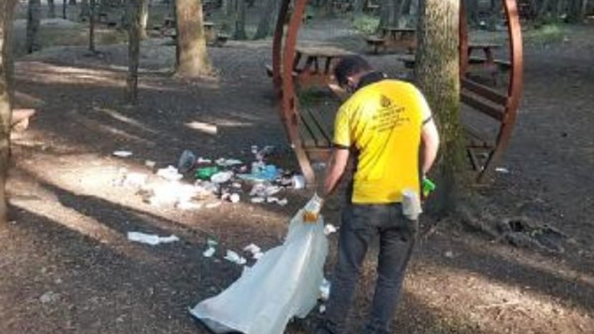 Belgrad ormanı ve sahil şeridi çöplüğü döndü