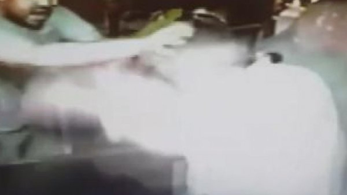 Mersin'de 2 kişi maske uyarısı yapan şoförü darbetti