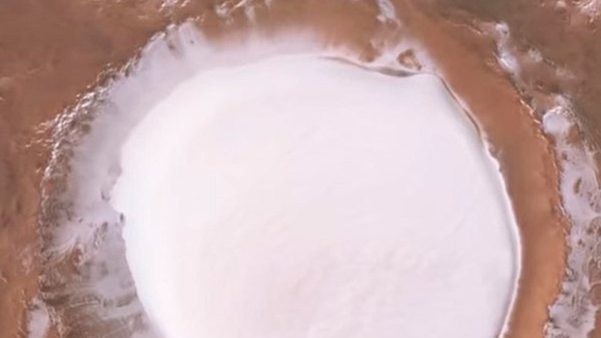 Mars'taki Korolev Krateri'nin havadan görüntüleri