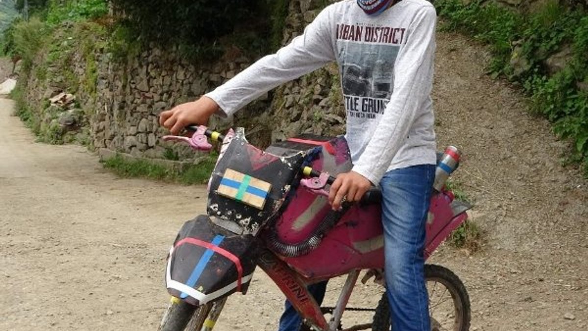 Trabzon'da küçük çocuk motorsuz motosiklet yaptı