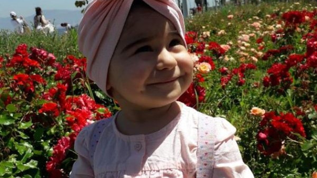 İzmir'de organ nakli yapılan minik Öykü hayata tutundu