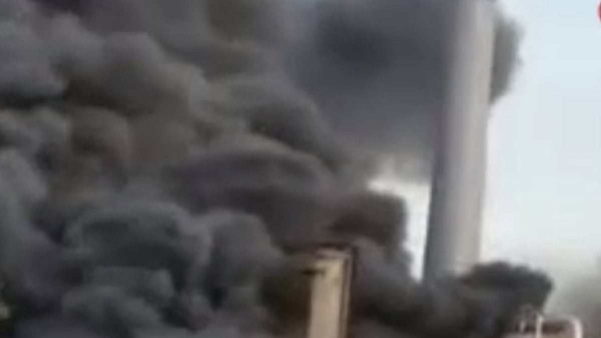 Venezuela'da bir petrol rafinerisinde yangın çıktı