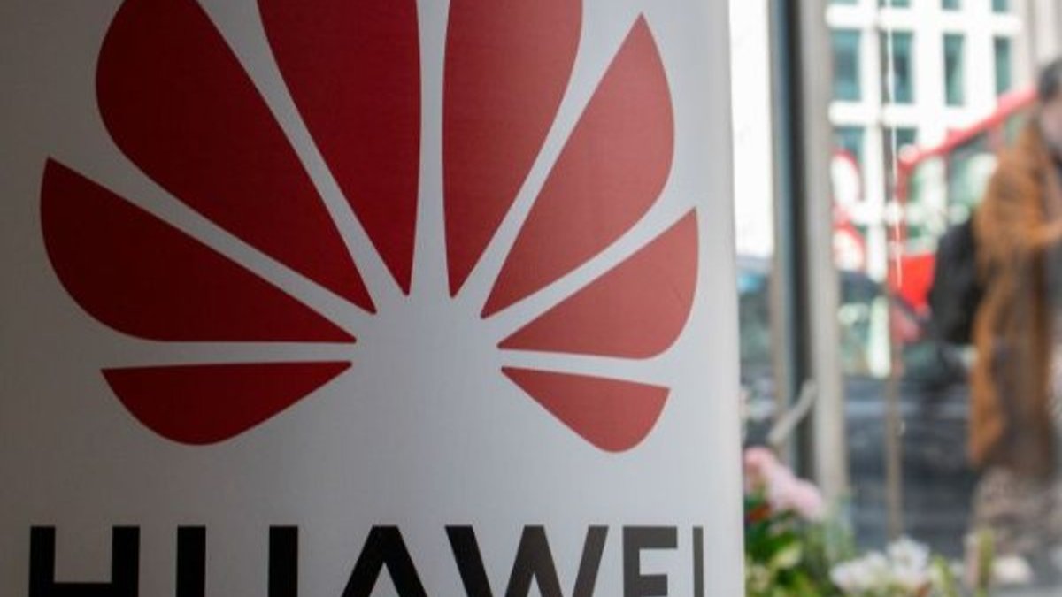 İngiltere, yıl sonuna kadar Huawei'den vazgeçebilir