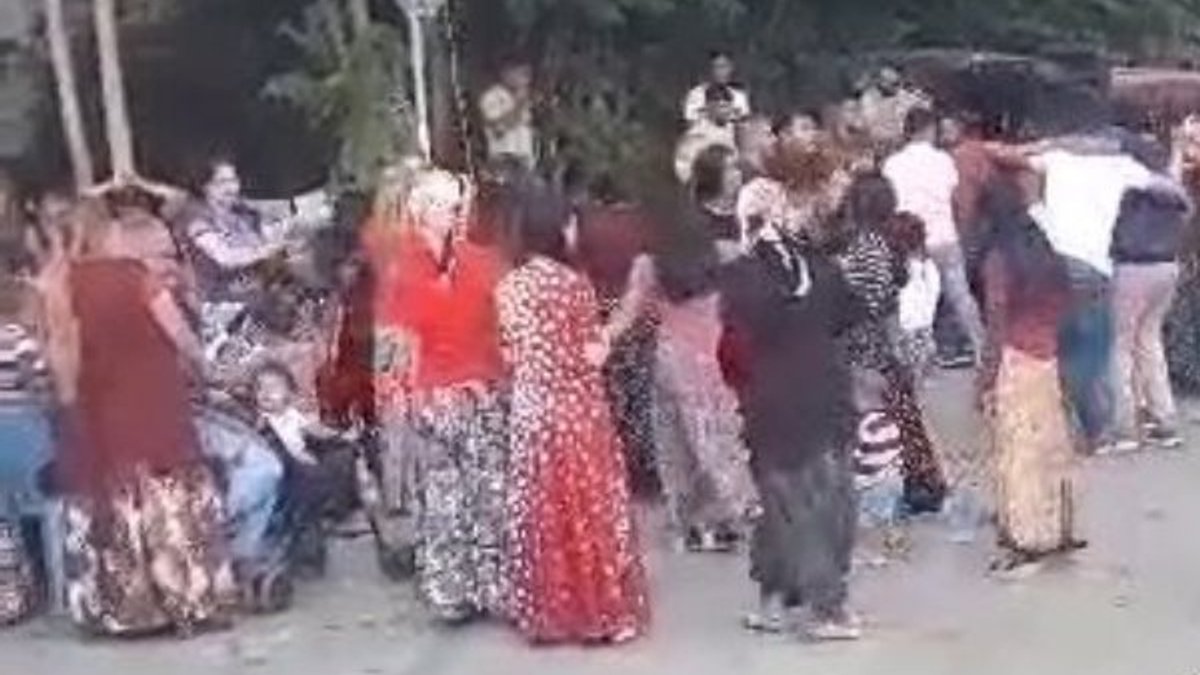 Ataşehir'de sosyal mesafesiz sokak düğünü