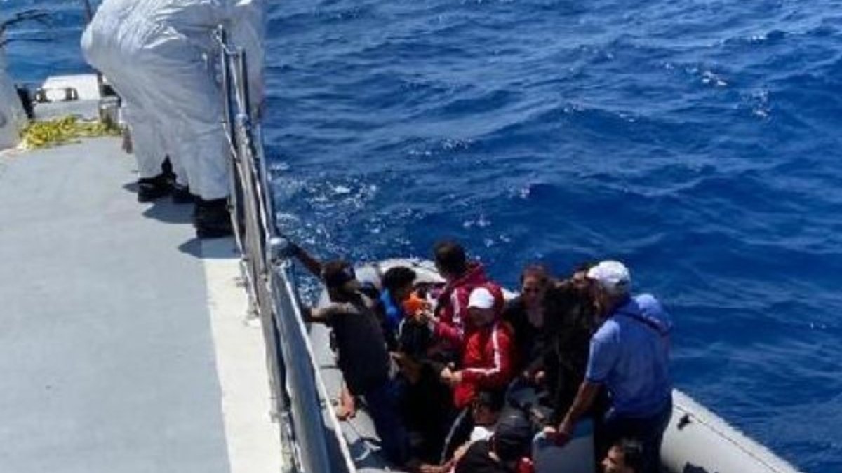 Yunanistan, 60 göçmeni daha geri itti