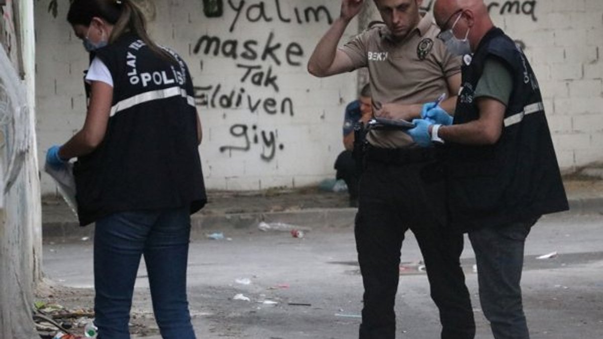 İzmir'de bıçakla yaralanan kadın hayatını kaybetti