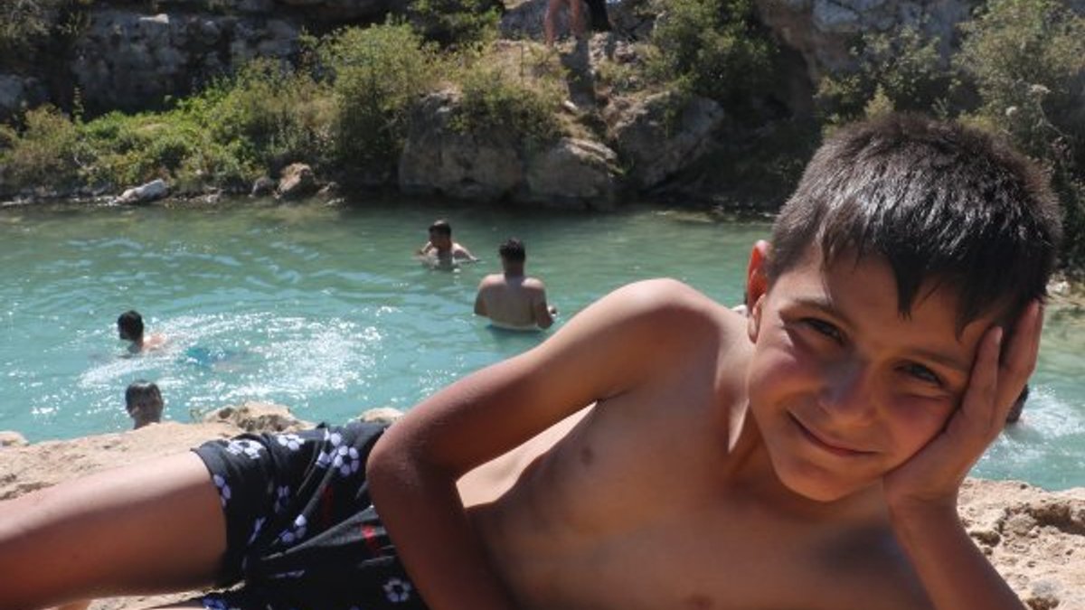 Sivas'taki Uyuz Gölü, haftanın 7 günü tıklım tıklım