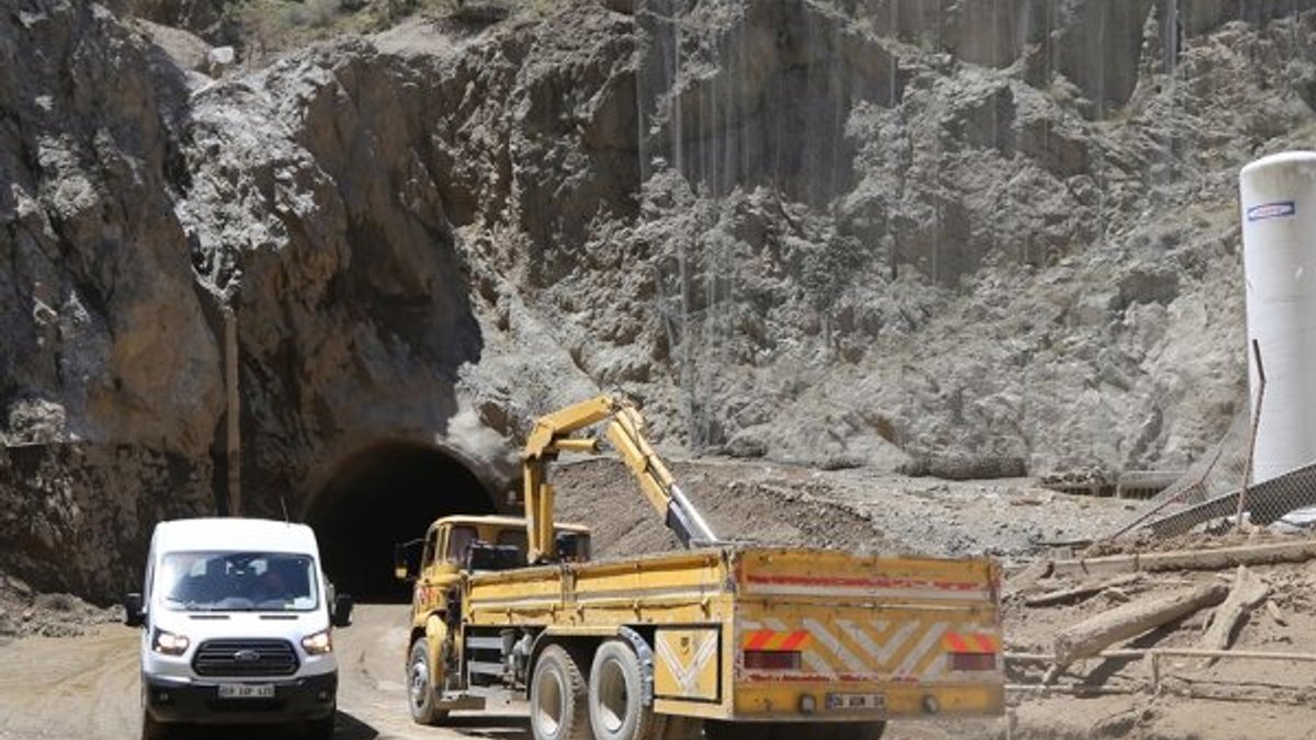 Artvin-Erzurum karayolu kontrollü olarak ulaşıma açıldı