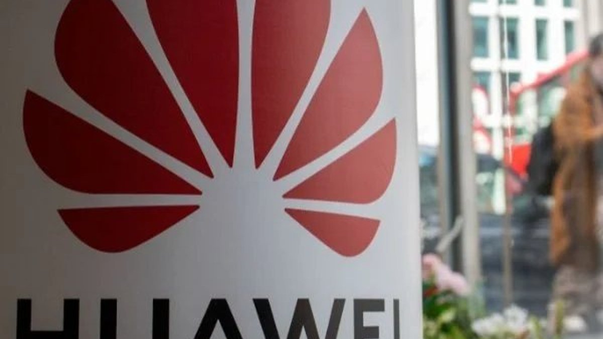 İngiltere Huawei'yi 5G ağlarından yasakladı