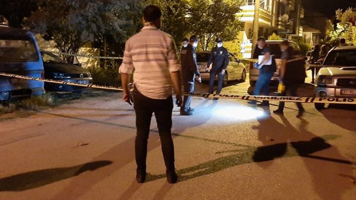 Balıkesir'de silahlı ve bıçaklı kavga: 1'i polis 3 yaralı