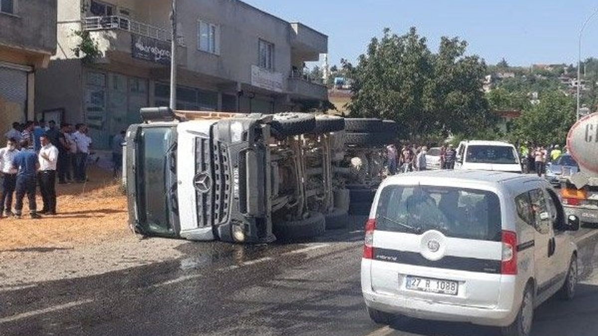 Kahramanmaraş'da kamyon yayaların üzerine devrildi: 1 ölü