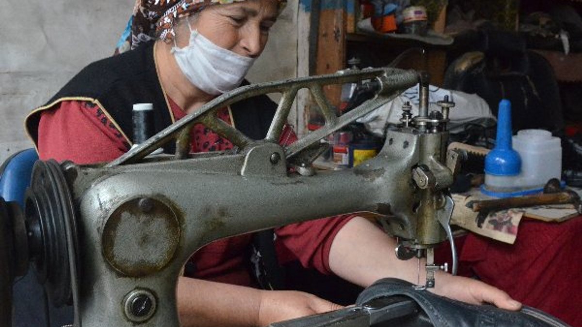 Ordu'nun ayakkabı tamircisi Zeynep Usta