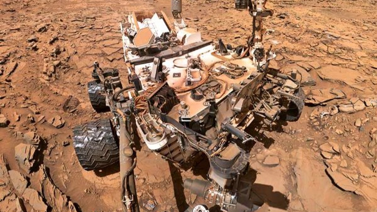 NASA'nın aracı Mars'ta garip bir kaya keşfetti
