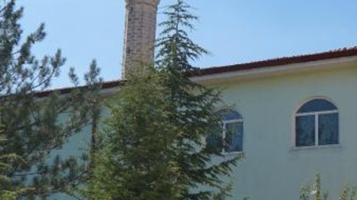 Kırıkkale'de 1997'deki patlamadan kalan anı: Yıkık minare