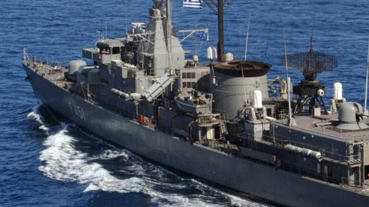 Yunanistan, Ege'ye donanma gönderdi