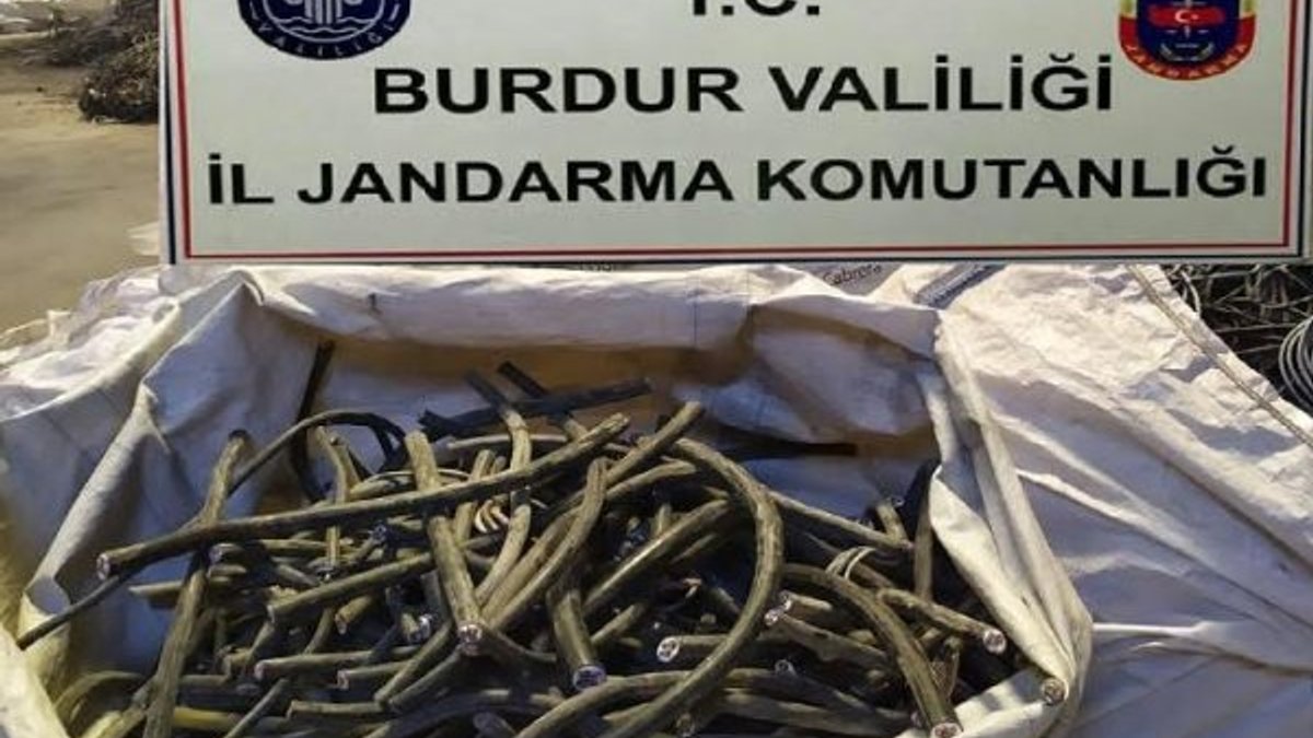 Burdur'da krom madenden 210 bin liralık kablo çaldılar