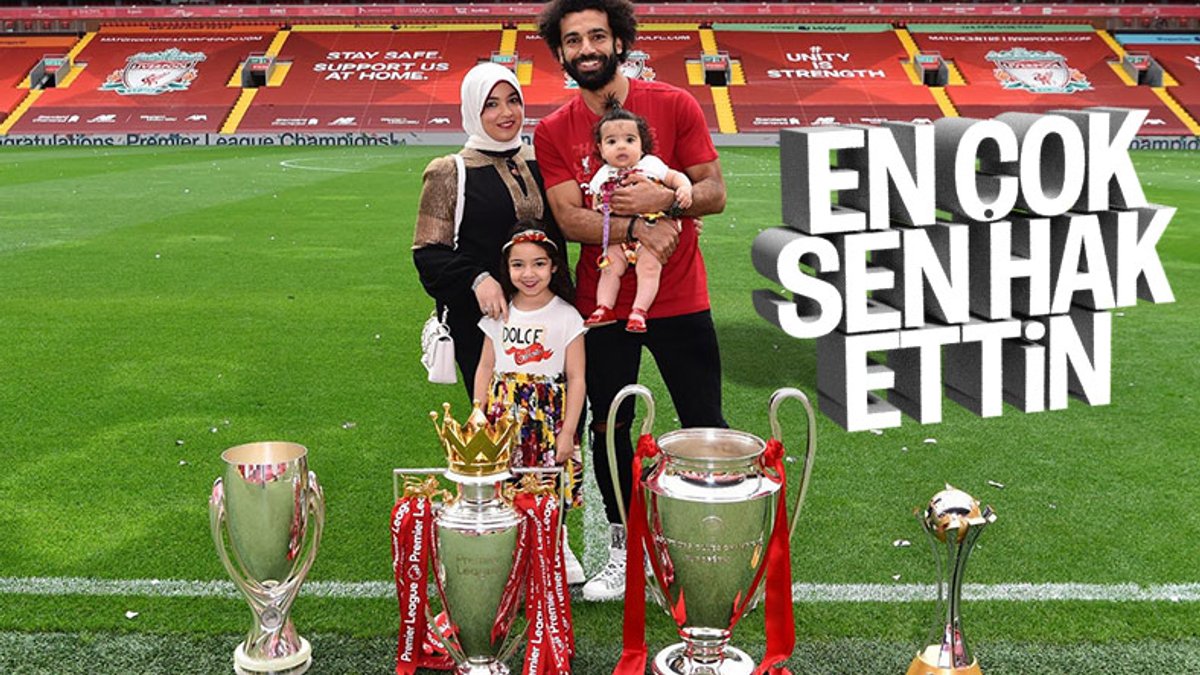 Salah, ailesiyle Anfield Stadyumu'nda