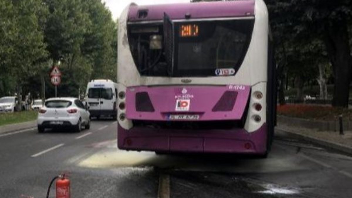 Beşiktaş'ta halk otobüsünün motor kısmı yandı