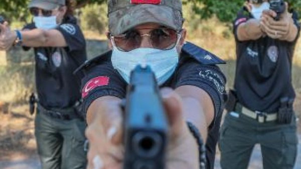 Antalya’da maskeyle silah eğitimi