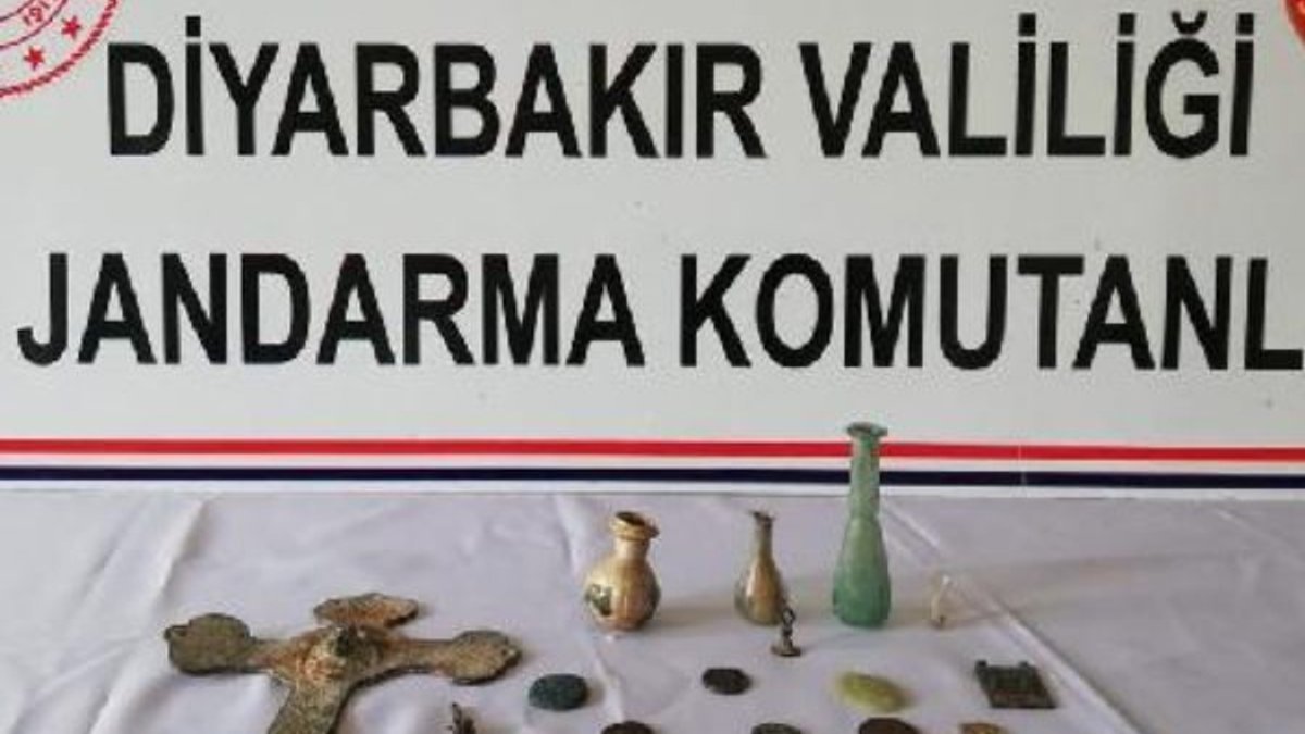 Diyarbakır'da tarihi eserleri satacaklardı: Yakalandılar