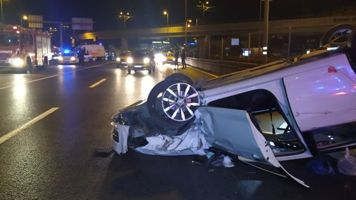 Zeytinburnu’nda alkollü sürücü makas attı: 4 yaralı