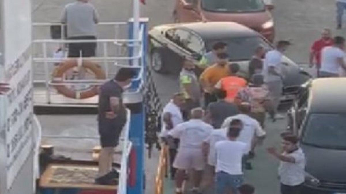 Tekirdağ'da arabalı feribotta sıra kavgası