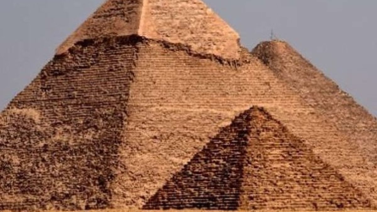 Mısırlı bakan, Elon Musk'ı piramitlere davet etti