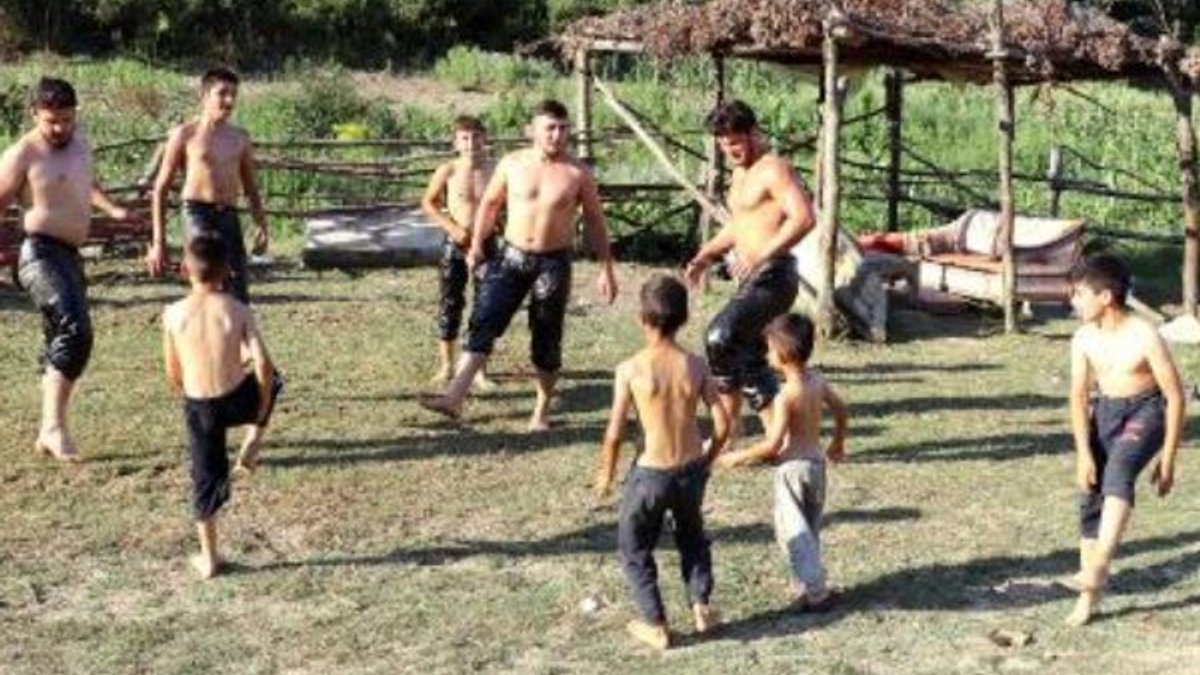 Zonguldak'ta güreş sporunu nesilden nesle aktardı