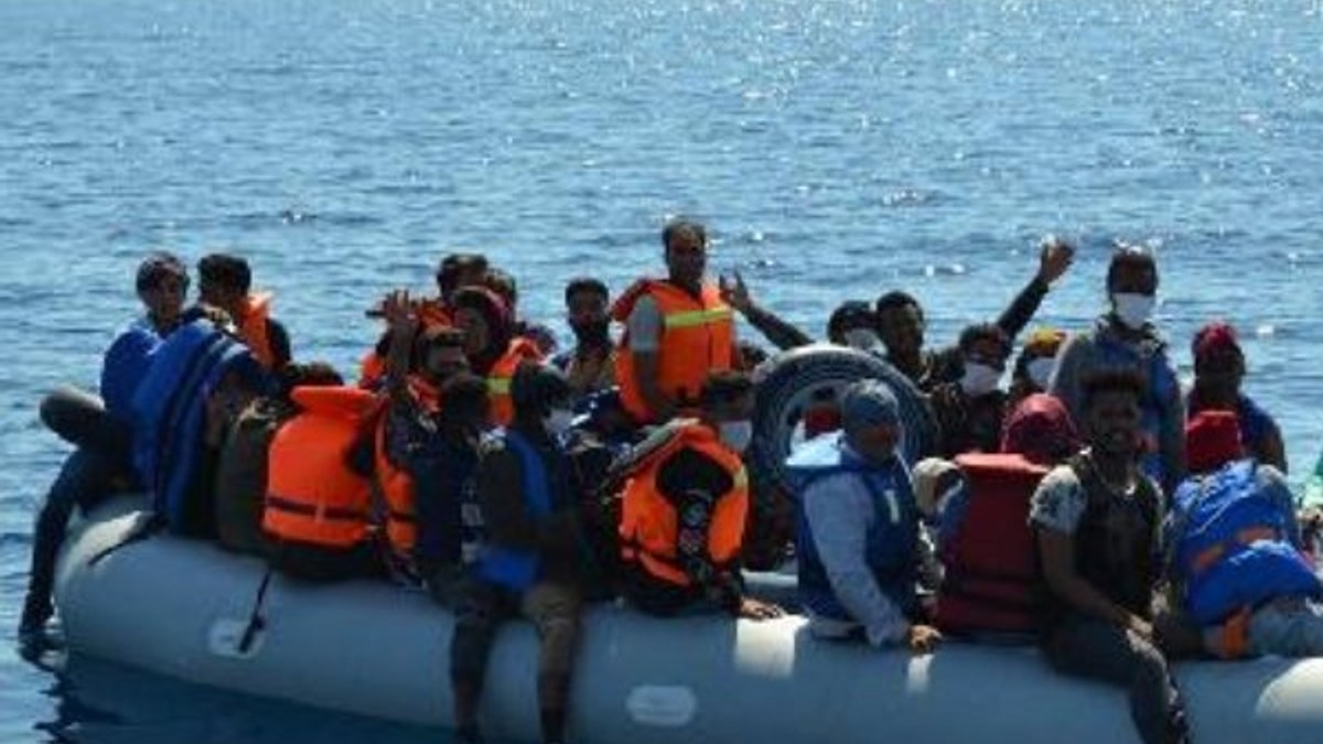 Yunanistan ölüme terk etti: 74 kaçak göçmen kurtarıldı