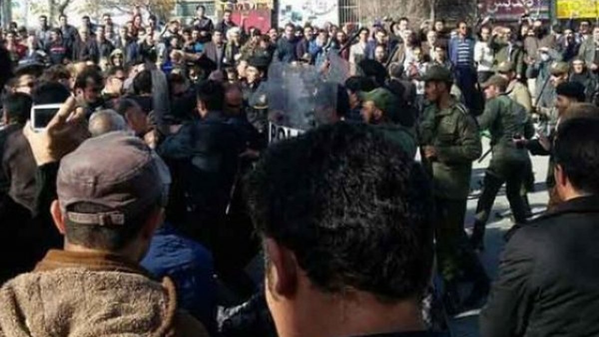 İran’da emniyet mensubunu öldüren kişi idam edildi