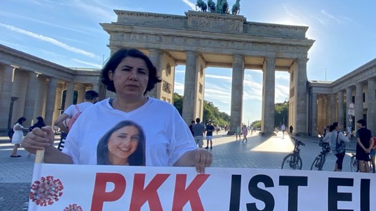 Almanya'da kızı PKK tarafından kaçırılan anne eylem yaptı