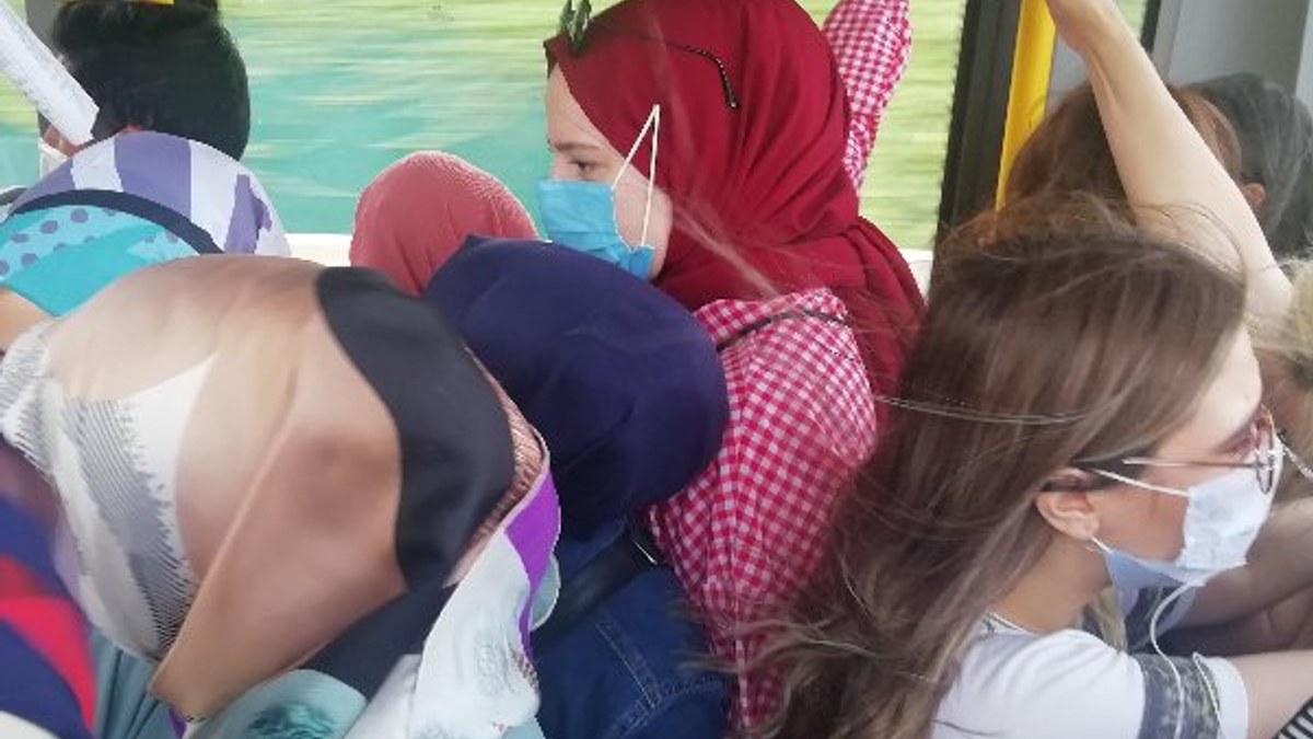 Kocaeli'de halk otobüsünde dikkat çeken yoğunluk
