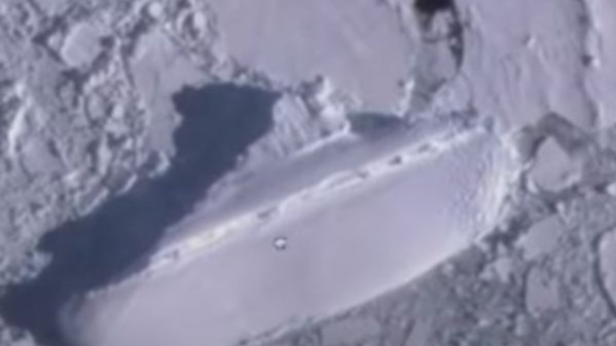 Antarktika'da donmuş bir gizemli yapı keşfedildi