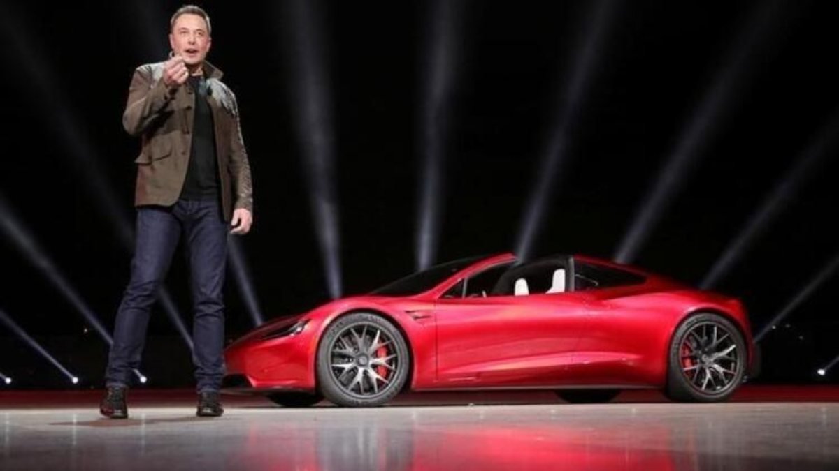 Tesla, otomobiller için akıllı saat üretecek