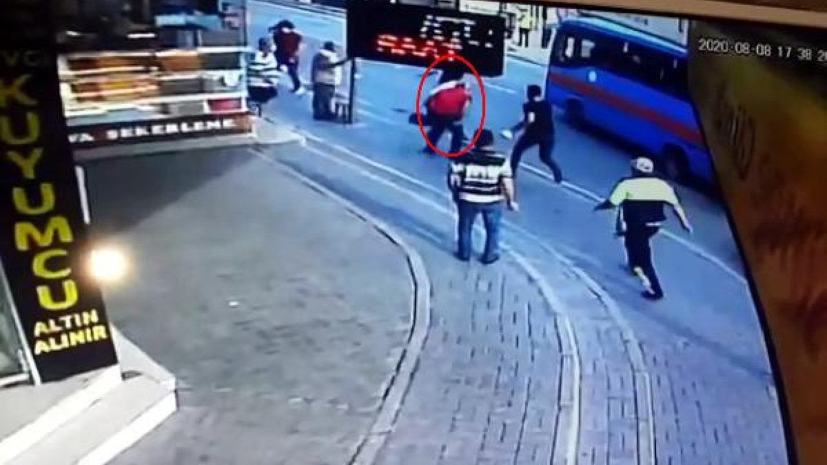 Adana'da 30 bin lirayı alıp kaçtı, trafik polisi yakaladı