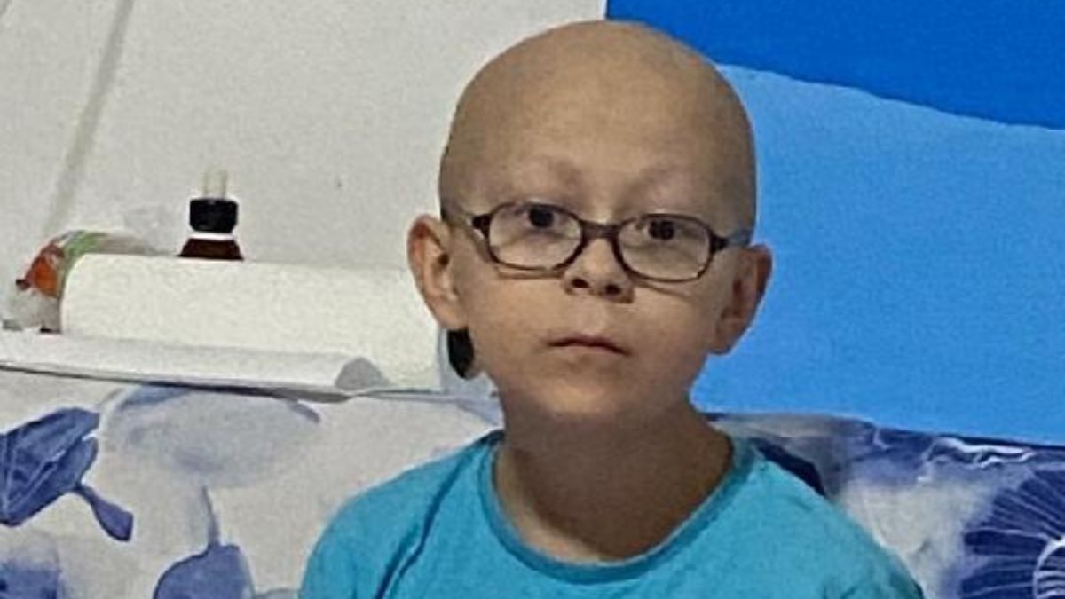 İzmir'de lösemi hastası çocuk trombosit bekliyor