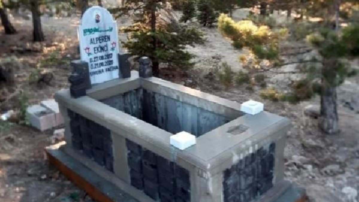 Kayseri'de vahşice öldürülen Alperen'in mezarı