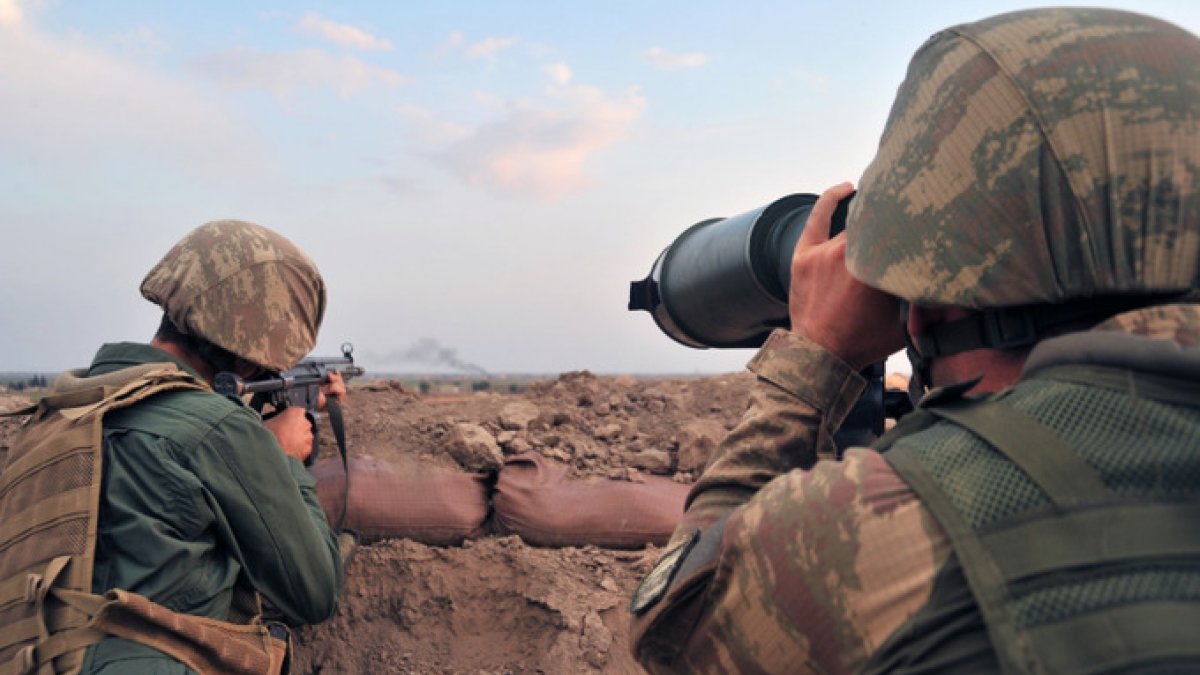 Zeytin Dalı bölgesinde 8 PKK'lı terörist gözaltına alındı