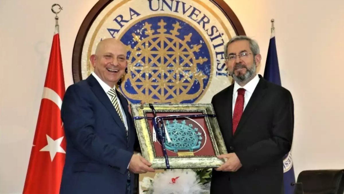 Ankara Üniversitesi Rektörü Prof. Dr. Necdet Ünüvar, görevi devraldı