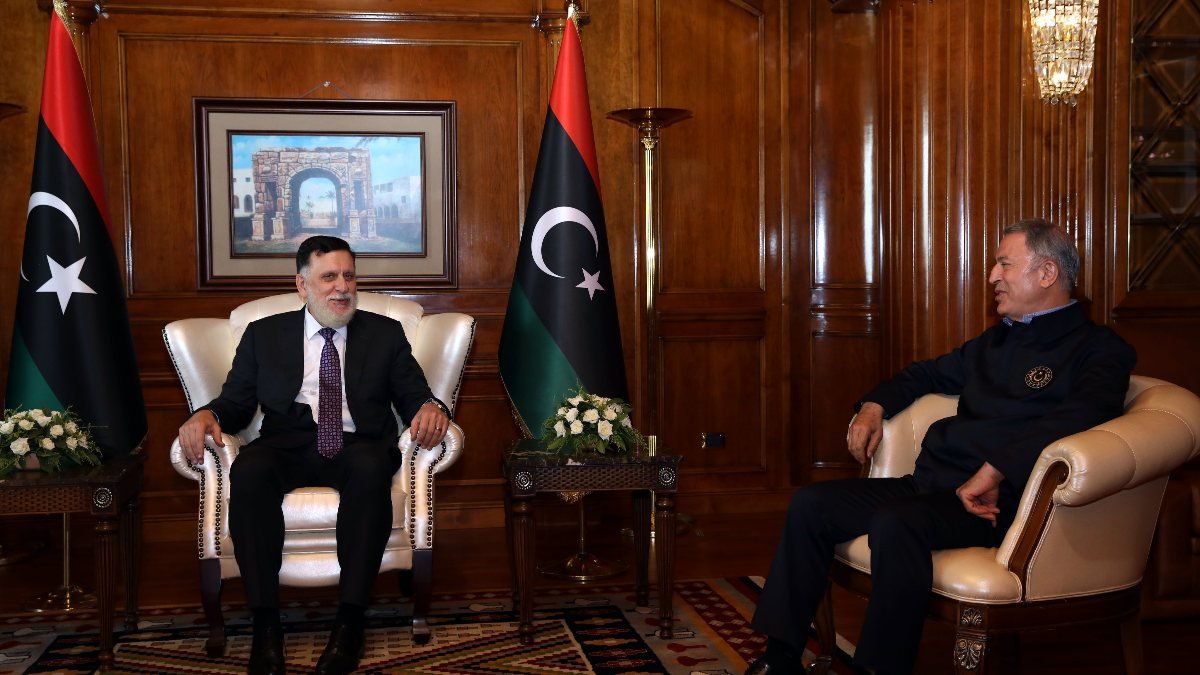 Libya'da üçlü zirve: Bakan Akar, Serrac ve el-Atiyye ile görüştü