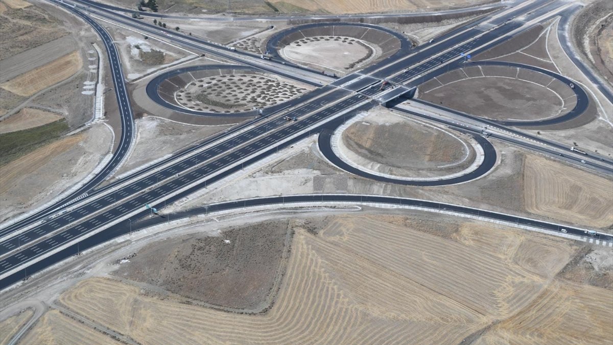 Ankara-Niğde Otoyolu sözleşmeden 1 yıl önce açılacak