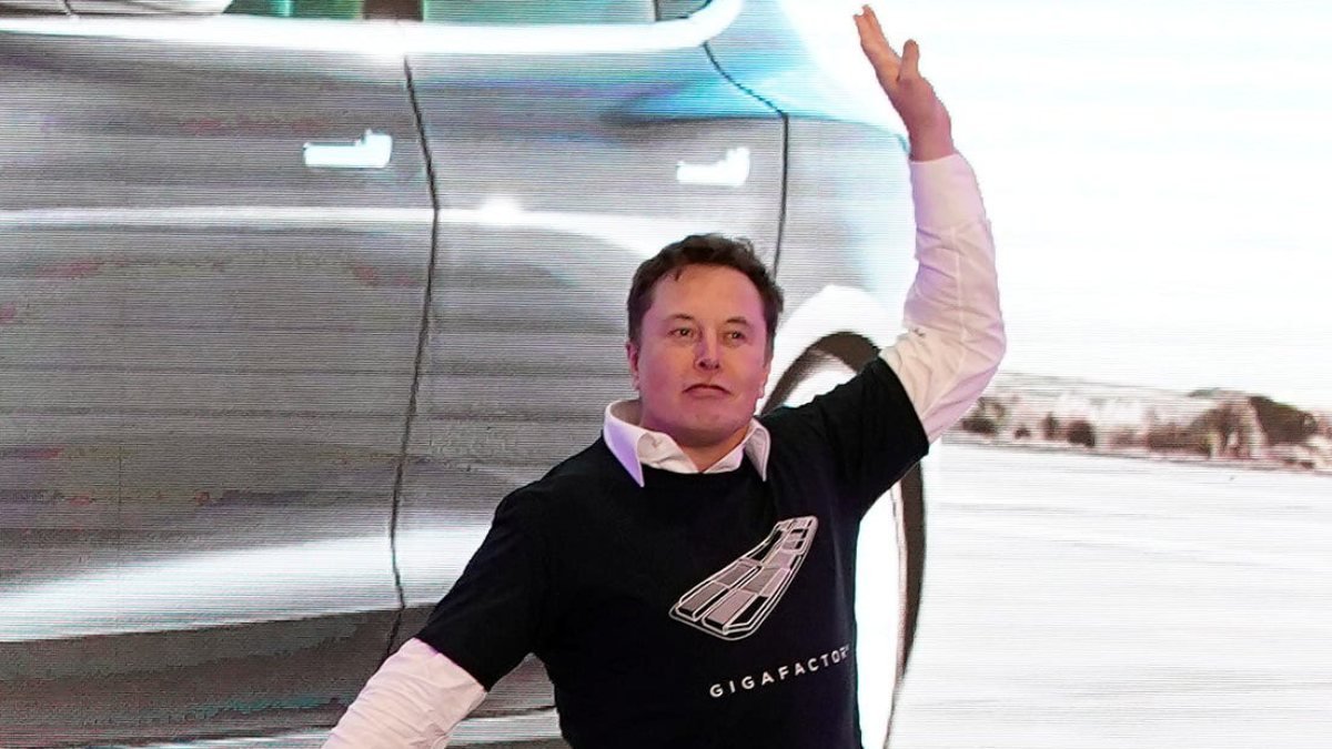 SpaceX, yaklaşık 2 milyar dolarlık rekor bir yatırım aldı