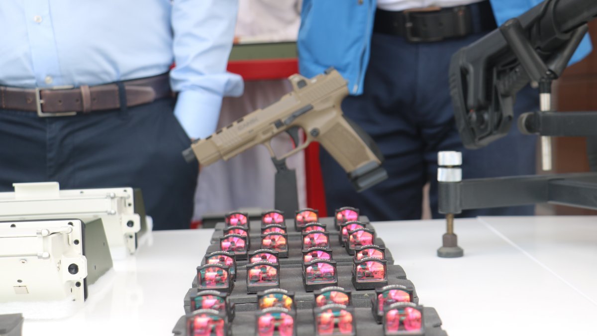 Yerli ve milli üretim olan silah parçaları törenle teslim edildi