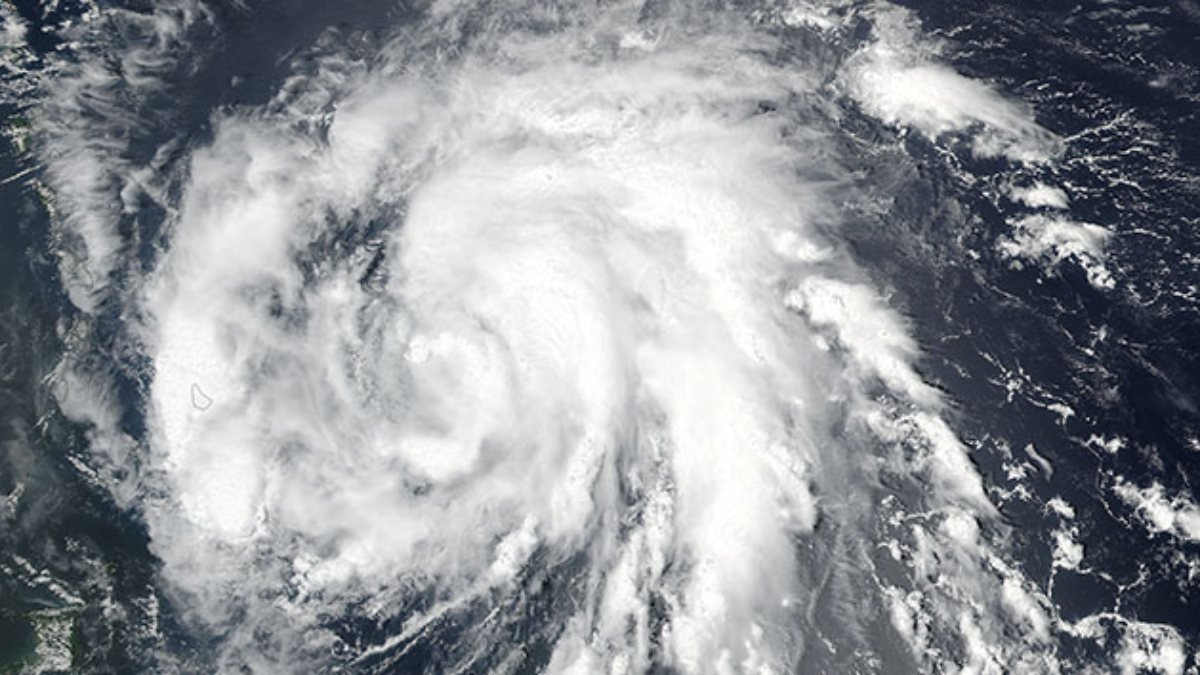 ABD kıyılarına 2 farklı tropikal fırtına yaklaşıyor
